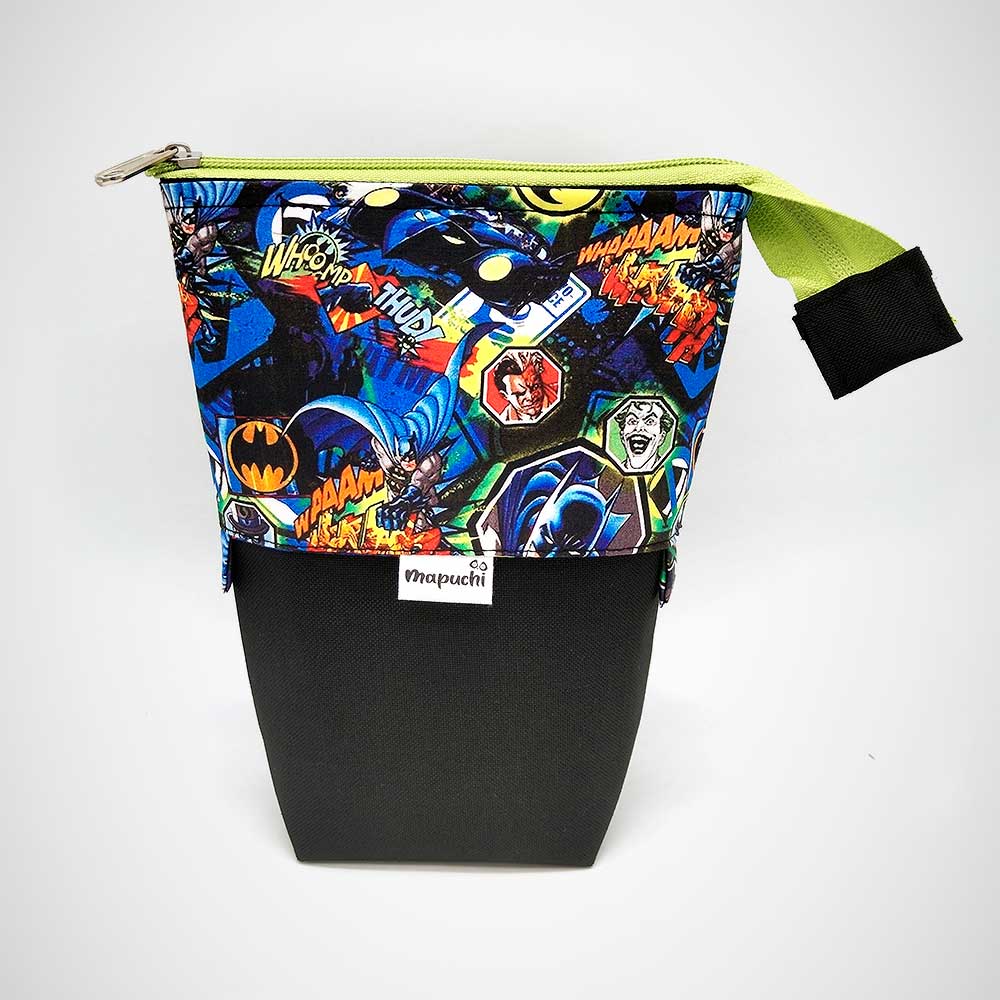 El Hero Cube Bag es un estuche artesanal que se convierte en cubilete